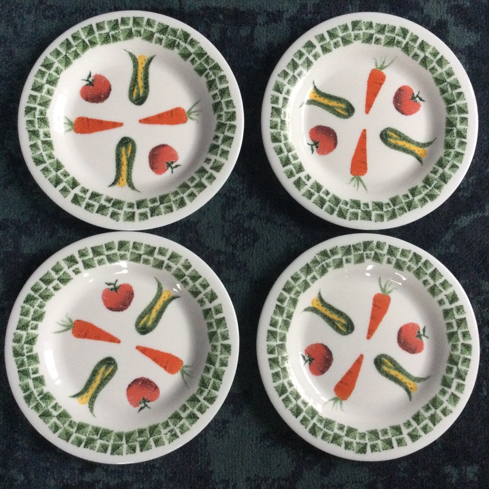 Arcopal Salad Plates X 4 Vegetable Pattern Rare France 7 3/4 inches